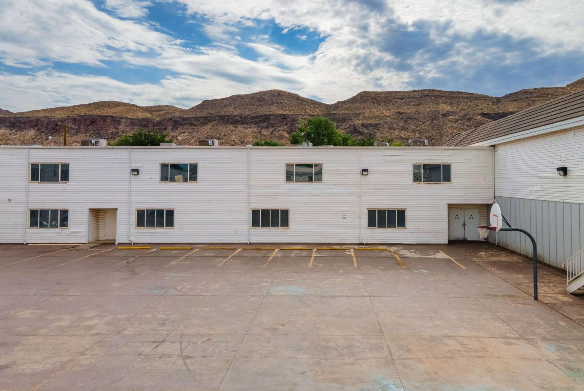 Ramada By Wyndham La Verkin Zion National Park Екстериор снимка