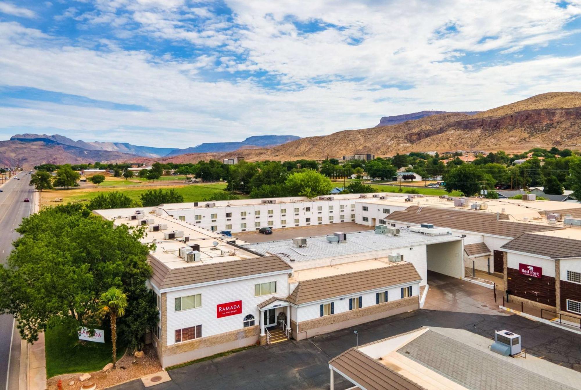 Ramada By Wyndham La Verkin Zion National Park Екстериор снимка
