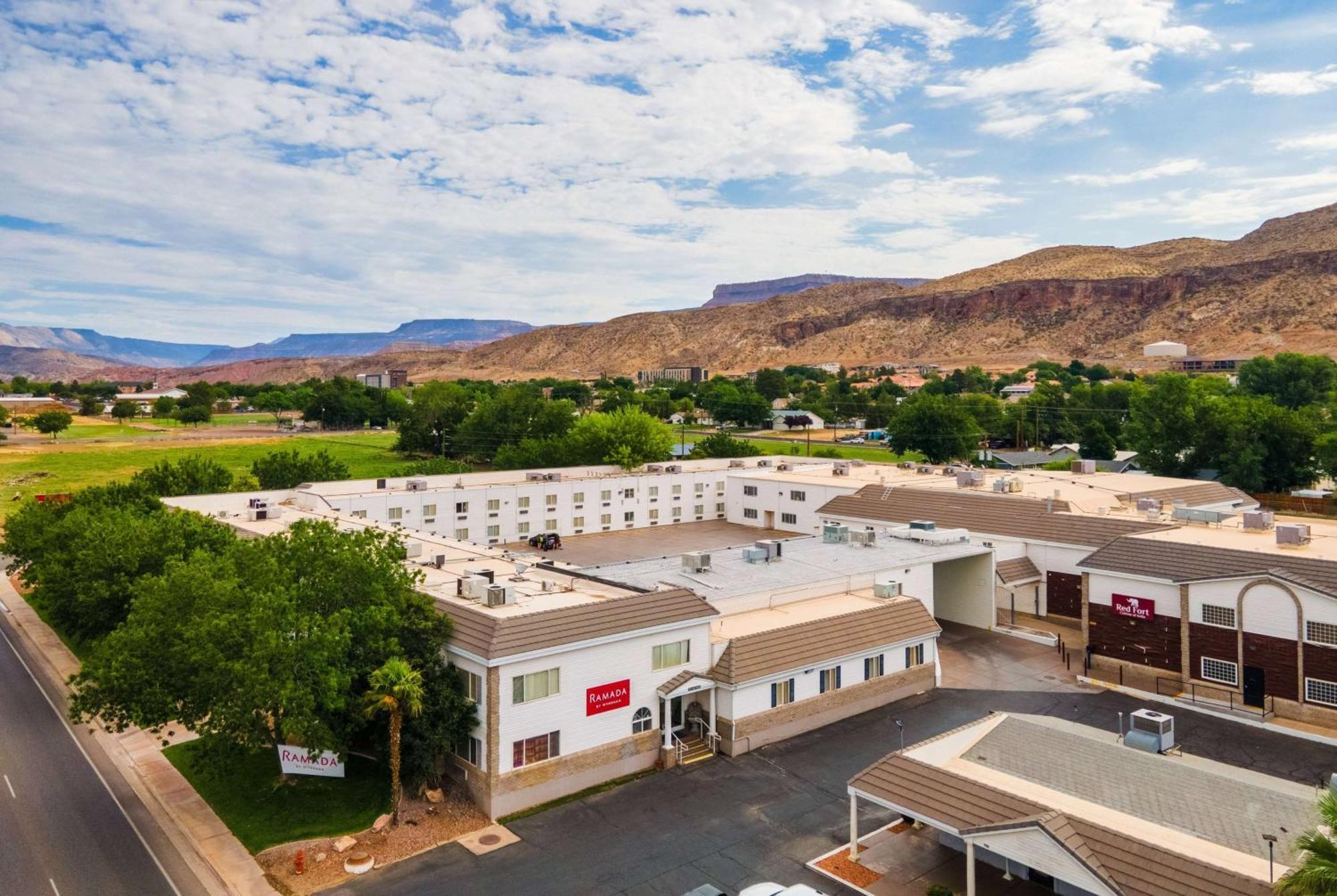 Ramada By Wyndham La Verkin Zion National Park Екстериор снимка