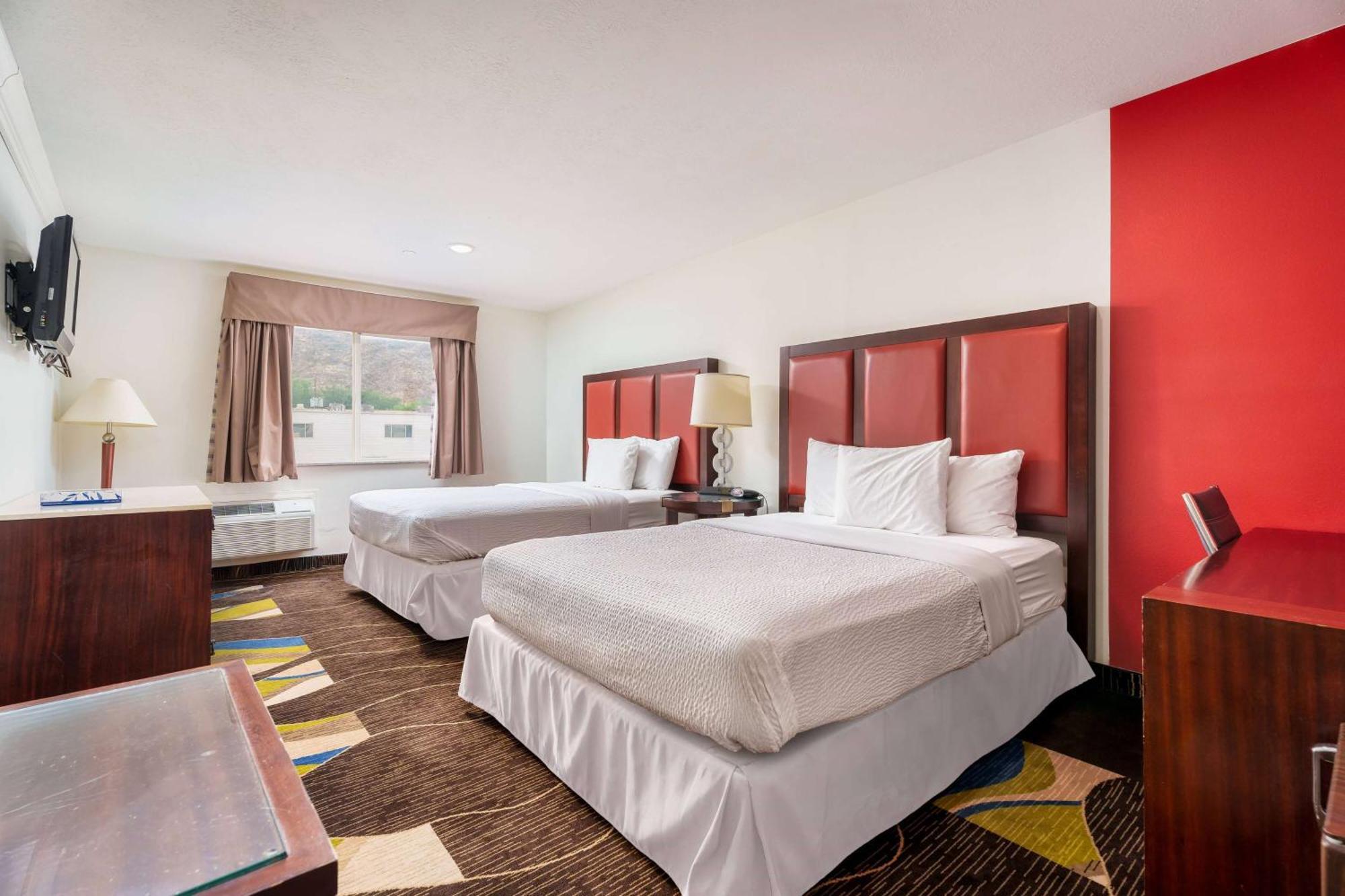 Ramada By Wyndham La Verkin Zion National Park Екстериор снимка